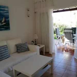 2 Bedroom Next Yumbo Center. Free Parking Holiday home